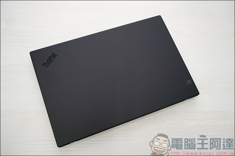 Lenovo ThinkPad X1 Carbon 7th 開箱,只有一公斤出頭的高效能軍規Ultrabook - 電腦王阿達 Lenovo ThinkPad X1 Carbon 7th 開箱,只有一公斤出頭的高效能軍規Ultrabook - 電腦王阿達
