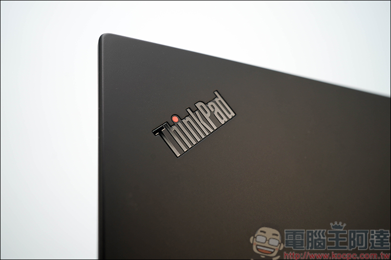 Lenovo ThinkPad X1 Carbon 7th 開箱,只有一公斤出頭的高效能軍規Ultrabook - 電腦王阿達 Lenovo ThinkPad X1 Carbon 7th 開箱,只有一公斤出頭的高效能軍規Ultrabook - 電腦王阿達
