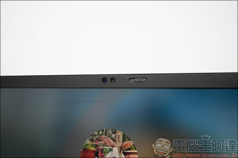 Lenovo ThinkPad X1 Carbon 7th 開箱,只有一公斤出頭的高效能軍規Ultrabook - 電腦王阿達 Lenovo ThinkPad X1 Carbon 7th 開箱,只有一公斤出頭的高效能軍規Ultrabook - 電腦王阿達