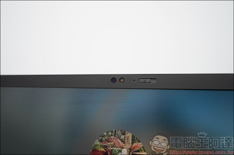 Lenovo ThinkPad X1 Carbon 7th 開箱,只有一公斤出頭的高效能軍規Ultrabook - 電腦王阿達 Lenovo ThinkPad X1 Carbon 7th 開箱,只有一公斤出頭的高效能軍規Ultrabook - 電腦王阿達