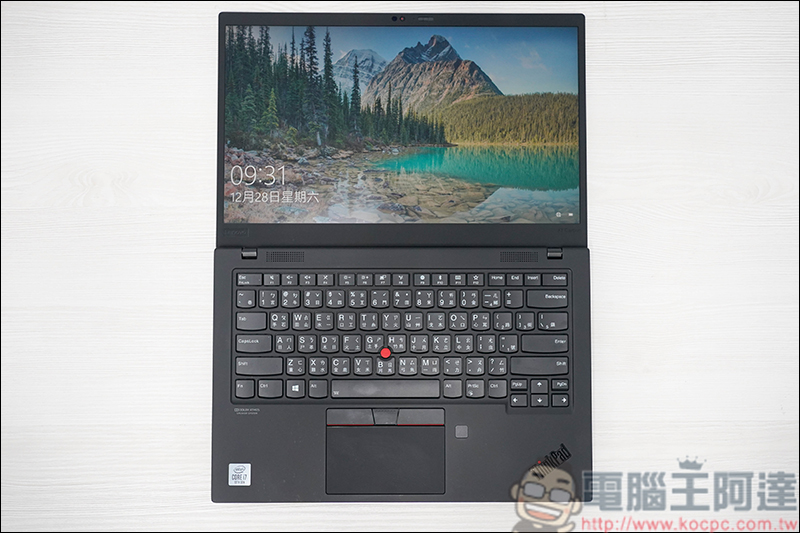 ThinkPad X1 Carbon 7th 開箱