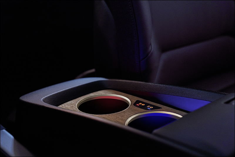 BMW i3 Urban Suite 、 X7 ZeroG Lounger 座椅 CES 2020 亮相,提供副駕宛如頭等艙的乘車體驗 - 電腦王阿達 BMW i3 Urban Suite 、 X7 ZeroG Lounger 座椅 CES 2020 亮相,提供副駕宛如頭等艙的乘車體驗 - 電腦王阿達