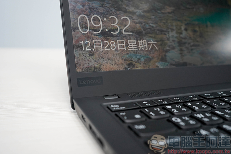 Lenovo ThinkPad X1 Carbon 7th 開箱，只有一公斤出頭的高效能軍規Ultrabook - 電腦王阿達