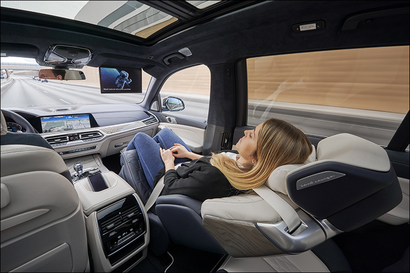 BMW i3 Urban Suite 、 X7 ZeroG Lounger 座椅 CES 2020 亮相,提供副駕宛如頭等艙的乘車體驗 - 電腦王阿達 BMW i3 Urban Suite 、 X7 ZeroG Lounger 座椅 CES 2020 亮相,提供副駕宛如頭等艙的乘車體驗 - 電腦王阿達