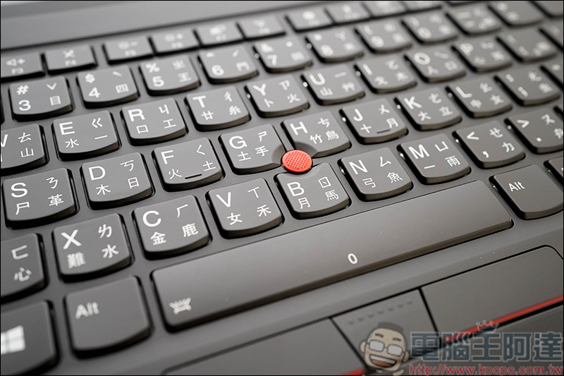 5 種幾十年都不曾改變的產品設計 - 電腦王阿達 Lenovo ThinkPad X1 Carbon 7th 開箱,只有一公斤出頭的高效能軍規Ultrabook - 電腦王阿達