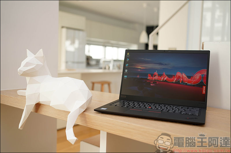 Lenovo ThinkPad X1 Carbon 7th 開箱,只有一公斤出頭的高效能軍規Ultrabook - 電腦王阿達 Lenovo ThinkPad X1 Carbon 7th 開箱,只有一公斤出頭的高效能軍規Ultrabook - 電腦王阿達