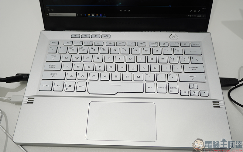華碩 ROG Zephyrus G14 電競筆電超吸睛 LED 上蓋自由打造專屬燈效、 ROG Strix GA15/GA35 電競桌機動眼看 - 電腦王阿達 華碩 ROG Zephyrus G14 電競筆電超吸睛 LED 上蓋自由打造專屬燈效、 ROG Strix GA15/GA35 電競桌機動眼看 - 電腦王阿達