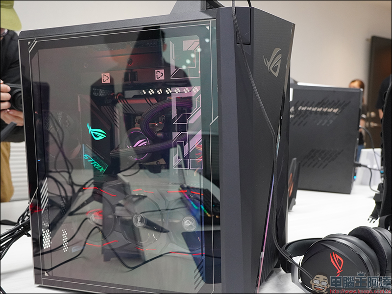 華碩 ROG Zephyrus G14 電競筆電超吸睛 LED 上蓋自由打造專屬燈效、 ROG Strix GA15/GA35 電競桌機動眼看 - 電腦王阿達 華碩 ROG Zephyrus G14 電競筆電超吸睛 LED 上蓋自由打造專屬燈效、 ROG Strix GA15/GA35 電競桌機動眼看 - 電腦王阿達