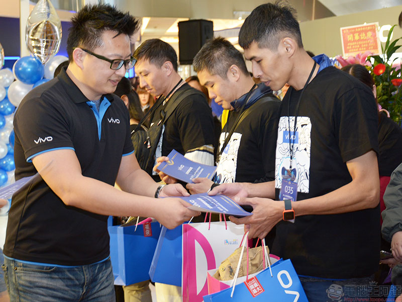 全台第一家 vivo 體驗店 落腳高雄夢時代,開幕期間「五利全開」! - 電腦王阿達 全台第一家 vivo 體驗店 落腳高雄夢時代,開幕期間「五利全開」! - 電腦王阿達