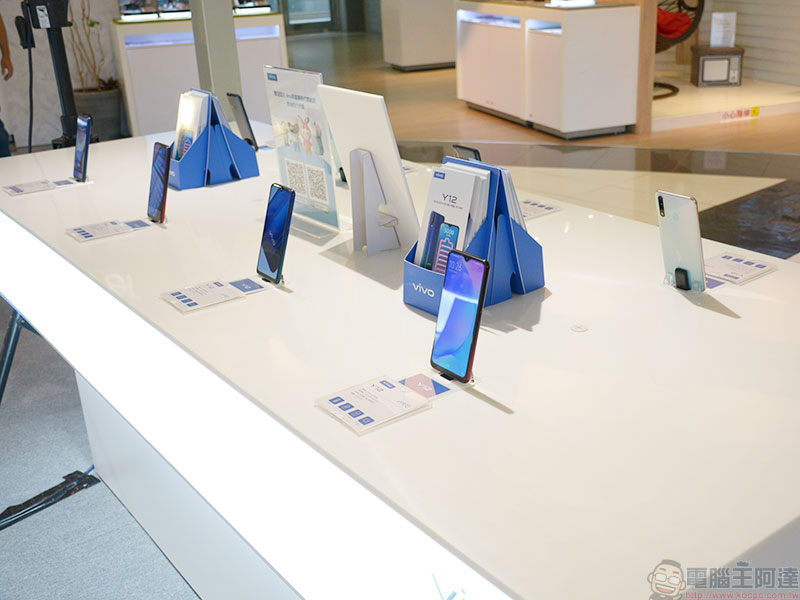全台第一家 vivo 體驗店 落腳高雄夢時代,開幕期間「五利全開」! - 電腦王阿達 全台第一家 vivo 體驗店 落腳高雄夢時代,開幕期間「五利全開」! - 電腦王阿達