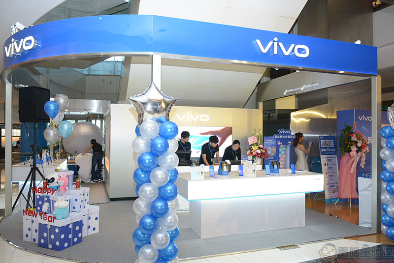 全台第一家 vivo 體驗店 落腳高雄夢時代,開幕期間「五利全開」! - 電腦王阿達 全台第一家 vivo 體驗店 落腳高雄夢時代,開幕期間「五利全開」! - 電腦王阿達