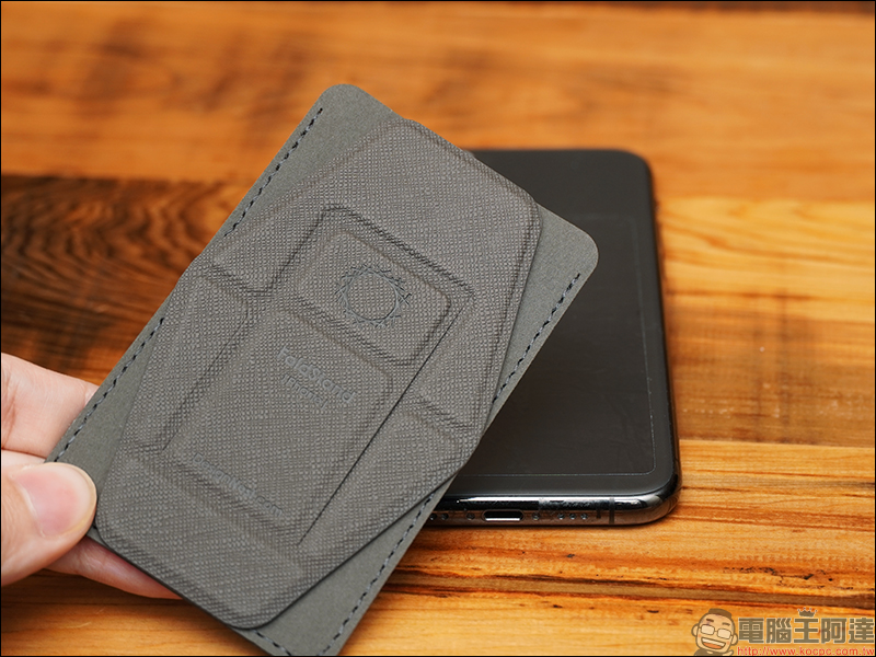 FoldStand 隱形三角超磁架 開箱動手玩:輕鬆撐起你的筆電、手機、平板電腦! - 電腦王阿達 FoldStand 隱形三角超磁架 開箱動手玩:輕鬆撐起你的筆電、手機、平板電腦! - 電腦王阿達