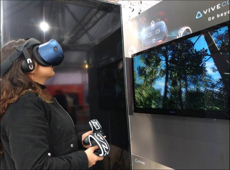 HTC新聞圖(以VIVE Cosmos 體驗《Tree》) HTC新聞圖(以VIVE Cosmos 體驗《Tree》)