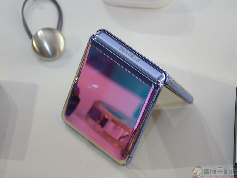Samsung 翻蓋摺疊機 Galaxy Z Flip 即日起開放預購,售價 48,880 元 - 電腦王阿達 Samsung 翻蓋摺疊機 Galaxy Z Flip 即日起開放預購,售價 48,880 元 - 電腦王阿達