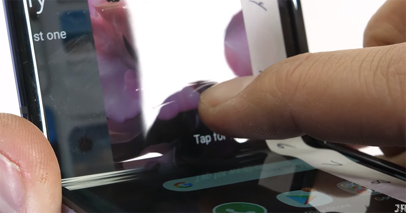 最新 Galaxy Z Flip 虐機影片出爐，千金之軀請小心呵護 - 電腦王阿達