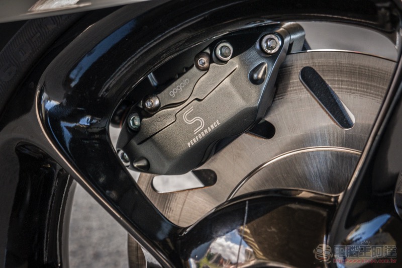 關閉暗黑模式, Gogoro S1 冰岩灰 實車動眼看 - 電腦王阿達 關閉暗黑模式, Gogoro S1 冰岩灰 實車動眼看 - 電腦王阿達