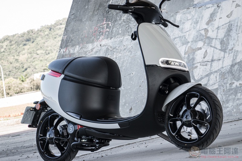 關閉暗黑模式, Gogoro S1 冰岩灰 實車動眼看 - 電腦王阿達 關閉暗黑模式, Gogoro S1 冰岩灰 實車動眼看 - 電腦王阿達