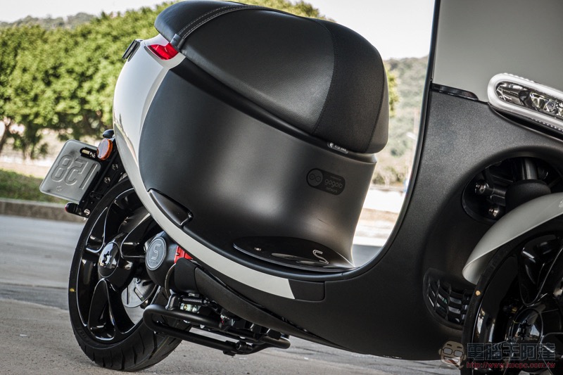 關閉暗黑模式, Gogoro S1 冰岩灰 實車動眼看 - 電腦王阿達 關閉暗黑模式, Gogoro S1 冰岩灰 實車動眼看 - 電腦王阿達