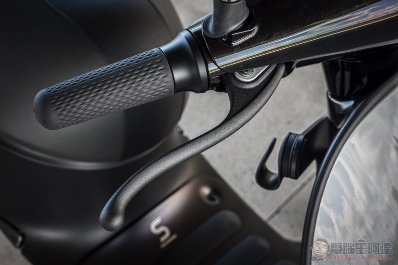 關閉暗黑模式, Gogoro S1 冰岩灰 實車動眼看 - 電腦王阿達 關閉暗黑模式, Gogoro S1 冰岩灰 實車動眼看 - 電腦王阿達