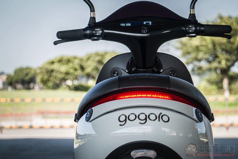 關閉暗黑模式, Gogoro S1 冰岩灰 實車動眼看 - 電腦王阿達 關閉暗黑模式, Gogoro S1 冰岩灰 實車動眼看 - 電腦王阿達