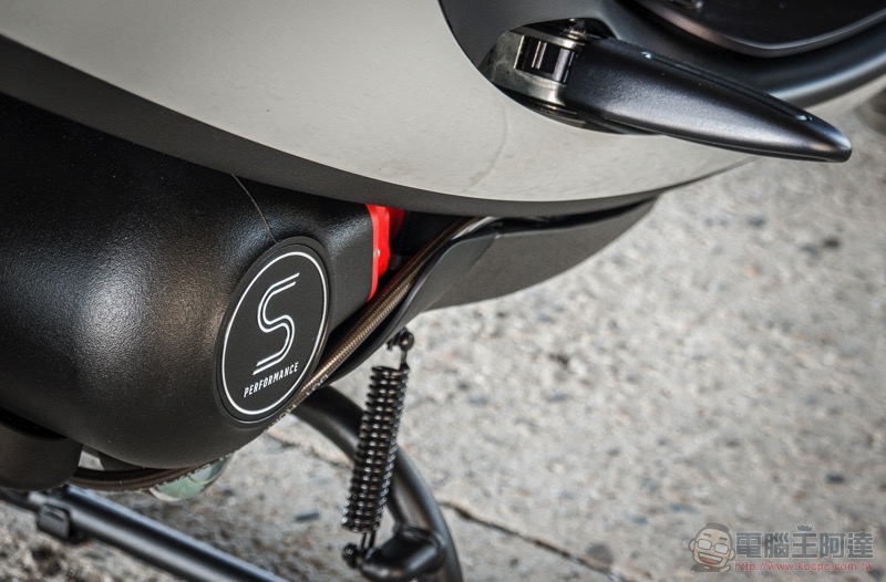 關閉暗黑模式, Gogoro S1 冰岩灰 實車動眼看 - 電腦王阿達 關閉暗黑模式, Gogoro S1 冰岩灰 實車動眼看 - 電腦王阿達