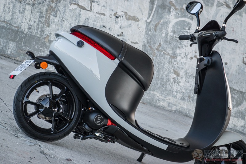 關閉暗黑模式, Gogoro S1 冰岩灰 實車動眼看 - 電腦王阿達 關閉暗黑模式, Gogoro S1 冰岩灰 實車動眼看 - 電腦王阿達