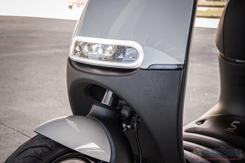 關閉暗黑模式, Gogoro S1 冰岩灰 實車動眼看 - 電腦王阿達 關閉暗黑模式, Gogoro S1 冰岩灰 實車動眼看 - 電腦王阿達