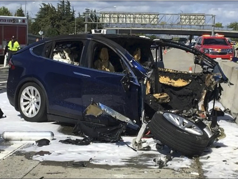 Model X 死亡車禍調查出爐 ：自動駕駛、玩手遊、監管單位失責等多重因素造成悲劇 - 電腦王阿達