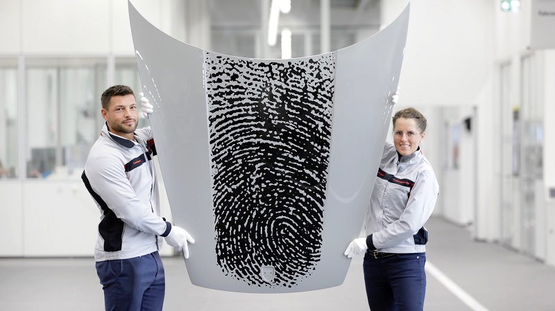 保時捷官方推出新款客製服務 能讓911車主把指紋印在前行李箱上蓋 - 電腦王阿達 保時捷官方推出新款客製服務 能讓911車主把指紋印在前行李箱上蓋 - 電腦王阿達
