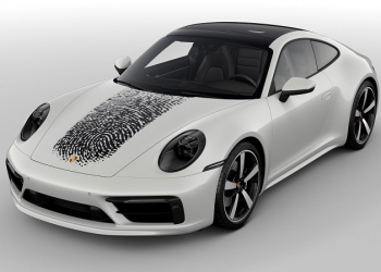 保時捷官方推出新款客製服務 能讓911車主把指紋印在前行李箱上蓋