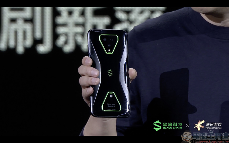黑鯊遊戲手機 3 系列正式發表:首款內建升降實體遊戲按鍵,支援 65W 快充、18W 磁吸充電 - 電腦王阿達 黑鯊遊戲手機 3 系列正式發表:首款內建升降實體遊戲按鍵,支援 65W 快充、18W 磁吸充電 - 電腦王阿達