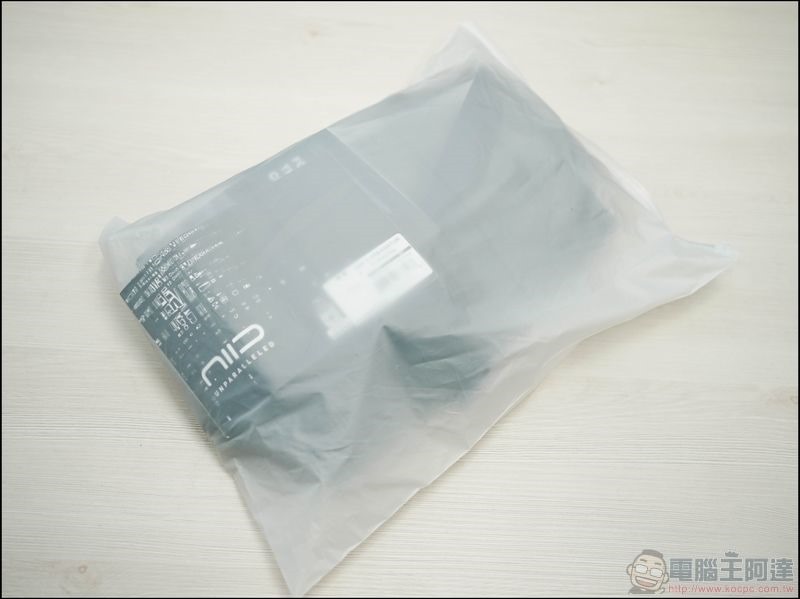 Radiant R1 極速行動單肩包 開箱 - 02 Radiant R1 極速行動單肩包 開箱 - 02