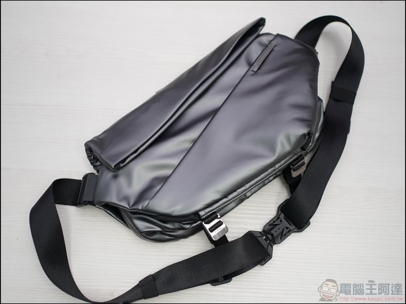 Radiant R1 極速行動單肩包 開箱 - 05 Radiant R1 極速行動單肩包 開箱 - 05
