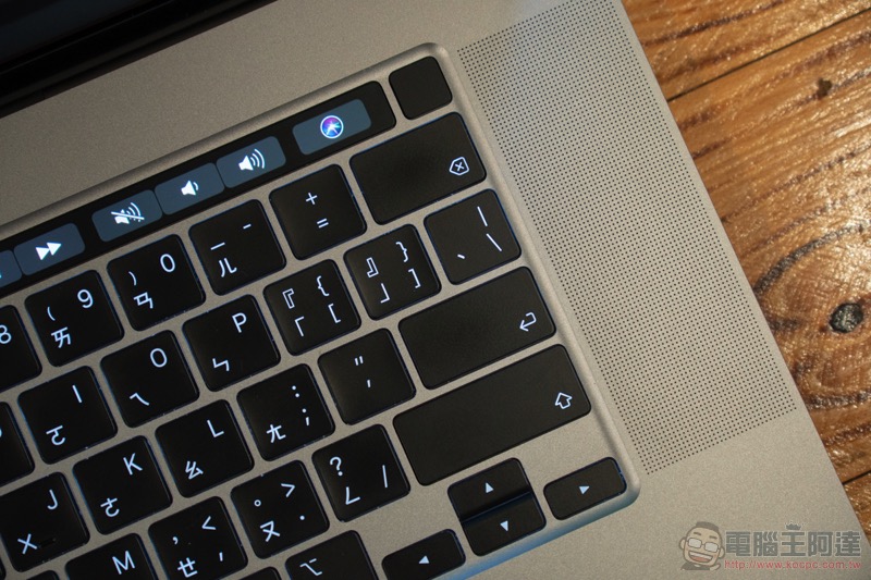 報導指 MacBook Pro 2026 年將迎接 20 週年大改款,目標「再次」挑戰薄型設計(編輯觀點) - 電腦王阿達 報導指 MacBook Pro 2026 年將迎接 20 週年大改款,目標「再次」挑戰薄型設計(編輯觀點) - 電腦王阿達