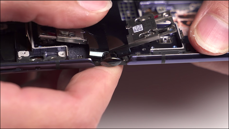 Huawei Mate Xs 5G 摺疊手機拆解影片分享，鉸鏈拆卸難度極高 - 電腦王阿達