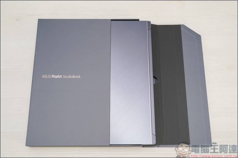 ASUS ProArt StudioBook 17 (H700) 開箱,搭載Pantone認證高色彩精準度螢幕的創作者筆電 - 電腦王阿達 ASUS ProArt StudioBook 17 (H700) 開箱,搭載Pantone認證高色彩精準度螢幕的創作者筆電 - 電腦王阿達