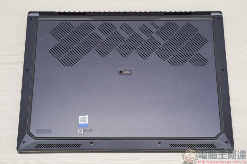 ASUS ProArt StudioBook 17 (H700) 開箱,搭載Pantone認證高色彩精準度螢幕的創作者筆電 - 電腦王阿達 ASUS ProArt StudioBook 17 (H700) 開箱,搭載Pantone認證高色彩精準度螢幕的創作者筆電 - 電腦王阿達