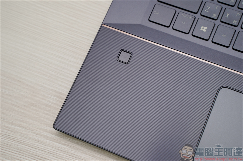 ASUS ProArt StudioBook 17 (H700) 開箱，搭載Pantone認證高色彩精準度螢幕的創作者筆電 - 電腦王阿達