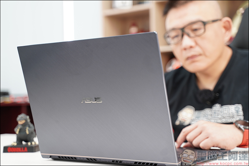 ASUS ProArt StudioBook 17 (H700) 開箱,搭載Pantone認證高色彩精準度螢幕的創作者筆電 - 電腦王阿達 ASUS ProArt StudioBook 17 (H700) 開箱,搭載Pantone認證高色彩精準度螢幕的創作者筆電 - 電腦王阿達