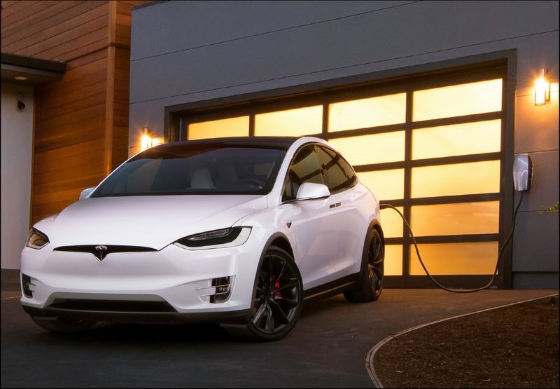 TESLA 家用充電 TESLA 家用充電