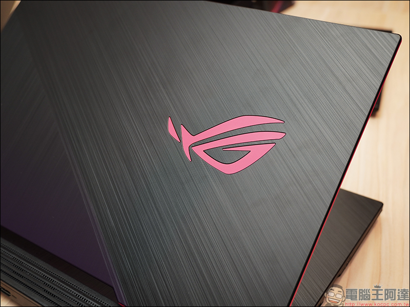 華碩首款雙螢幕電競筆電 ROG Zephyrus Duo 15 等 ROG 筆電新品搶先動眼看 - 電腦王阿達 華碩首款雙螢幕電競筆電 ROG Zephyrus Duo 15 等 ROG 筆電新品搶先動眼看 - 電腦王阿達