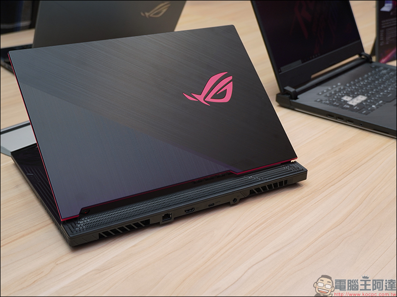 華碩首款雙螢幕電競筆電 ROG Zephyrus Duo 15 等 ROG 筆電新品搶先動眼看 - 電腦王阿達 華碩首款雙螢幕電競筆電 ROG Zephyrus Duo 15 等 ROG 筆電新品搶先動眼看 - 電腦王阿達