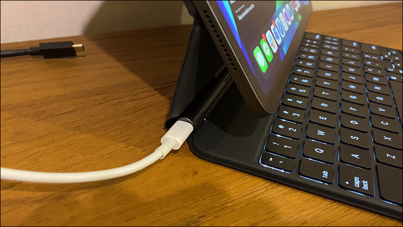 外國 YouTuber 簡易開箱 iPad Pro 巧控鍵盤,12.9 吋 iPad Pro 組合比 MacBook Air 還重 - 電腦王阿達 外國 YouTuber 簡易開箱 iPad Pro 巧控鍵盤,12.9 吋 iPad Pro 組合比 MacBook Air 還重 - 電腦王阿達