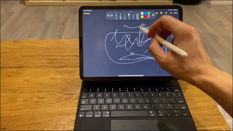 外國 YouTuber 簡易開箱 iPad Pro 巧控鍵盤,12.9 吋 iPad Pro 組合比 MacBook Air 還重 - 電腦王阿達 外國 YouTuber 簡易開箱 iPad Pro 巧控鍵盤,12.9 吋 iPad Pro 組合比 MacBook Air 還重 - 電腦王阿達