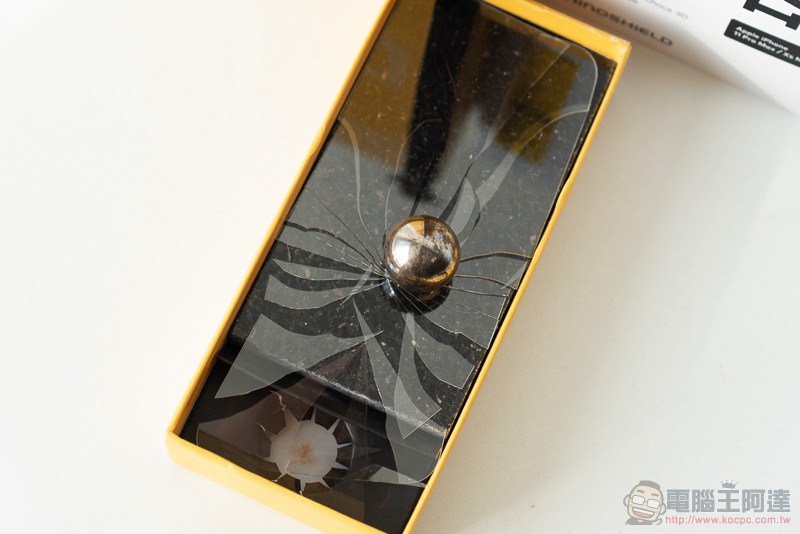 打不破的保護貼! 犀牛盾 3D 壯撞貼 iPhone 使用體驗(評測 / 評價 / 開箱) - 電腦王阿達 打不破的保護貼! 犀牛盾 3D 壯撞貼 iPhone 使用體驗(評測 / 評價 / 開箱) - 電腦王阿達