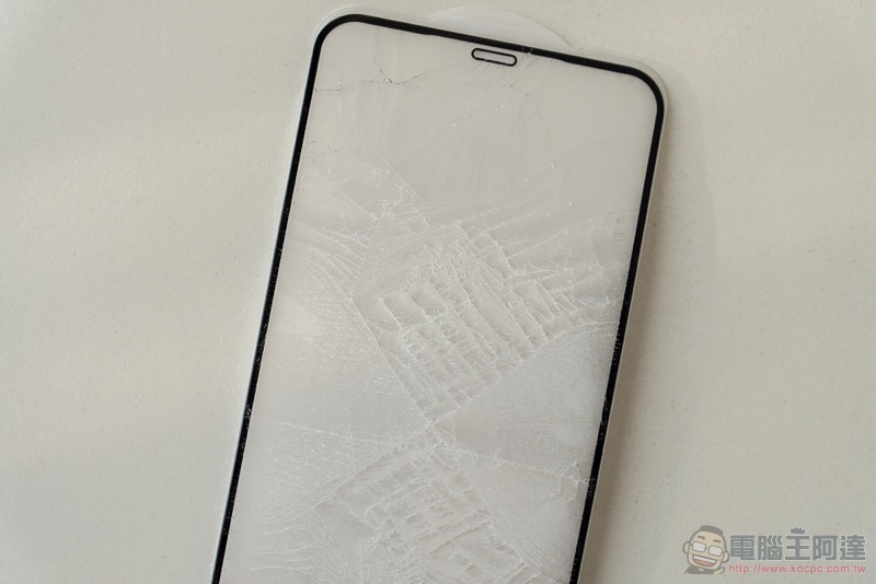 打不破的保護貼! 犀牛盾 3D 壯撞貼 iPhone 使用體驗(評測 / 評價 / 開箱) - 電腦王阿達 打不破的保護貼! 犀牛盾 3D 壯撞貼 iPhone 使用體驗(評測 / 評價 / 開箱) - 電腦王阿達