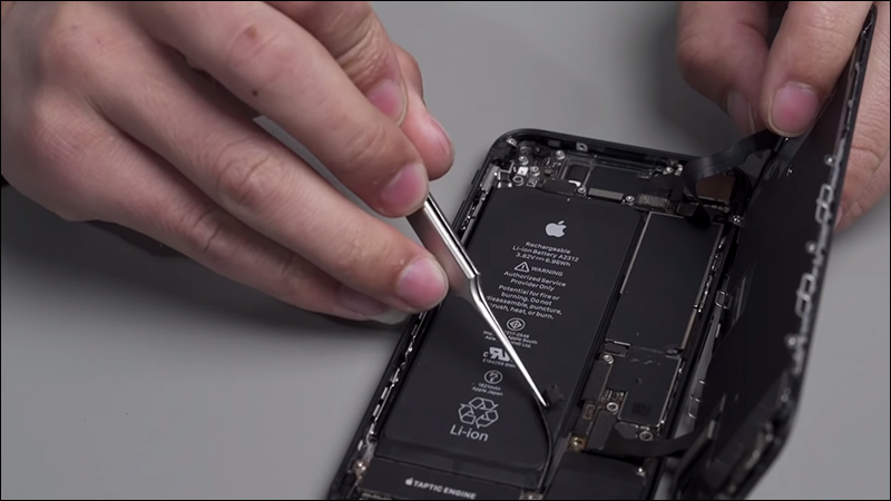 iPhone SE (第 2 代)實機拆解影片,意外發現大多數零件與 iPhone 8 都能互相通用 - 電腦王阿達 iPhone SE (第 2 代)實機拆解影片,意外發現大多數零件與 iPhone 8 都能互相通用 - 電腦王阿達