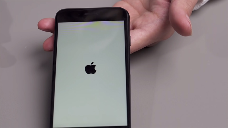 iPhone SE (第 2 代)實機拆解影片,意外發現大多數零件與 iPhone 8 都能互相通用 - 電腦王阿達 iPhone SE (第 2 代)實機拆解影片,意外發現大多數零件與 iPhone 8 都能互相通用 - 電腦王阿達