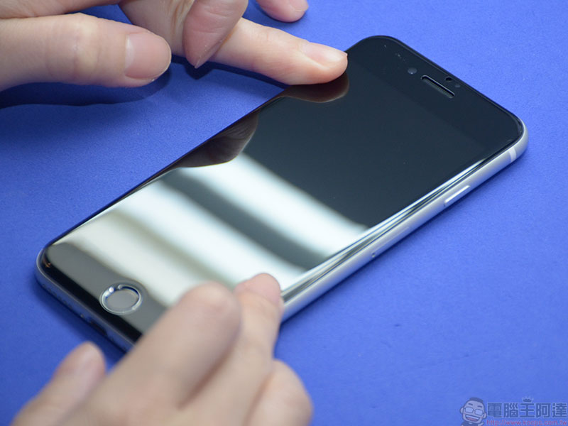iPhone SE 的防護罩,imos 熱彎/點膠 3D 滿版康寧玻璃保貼+超潑水保貼+藍寶石鏡頭保護鏡體驗 - 電腦王阿達 iPhone SE 的防護罩,imos 熱彎/點膠 3D 滿版康寧玻璃保貼+超潑水保貼+藍寶石鏡頭保護鏡體驗 - 電腦王阿達