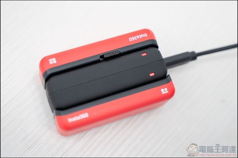 INSTA360 One R 快充HUB 開箱 - 13 INSTA360 One R 智能快充 開箱 - 13